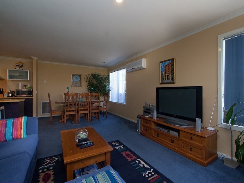 82 Seebeck Drive, Narre Warren South VIC 3805