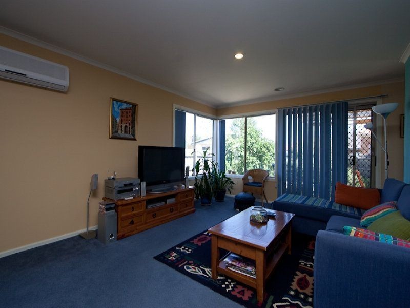 82 Seebeck Drive, Narre Warren South VIC 3805