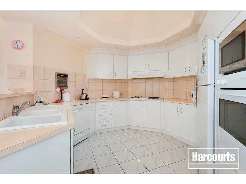 1 Hillsmeade Drive, Narre Warren South VIC 3805