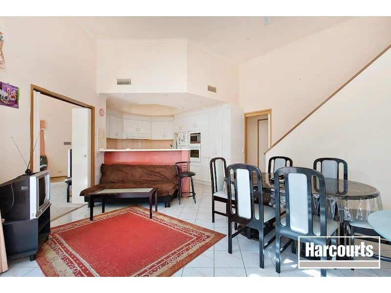 1 Hillsmeade Drive, Narre Warren South VIC 3805