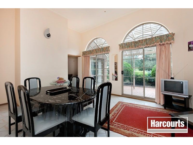 1 Hillsmeade Drive, Narre Warren South VIC 3805