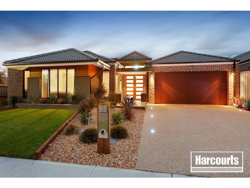 38 Bronson Circuit, Cranbourne North VIC 3977