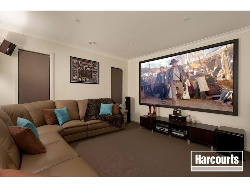 38 Bronson Circuit, Cranbourne North VIC 3977