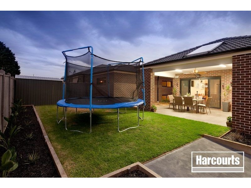 38 Bronson Circuit, Cranbourne North VIC 3977