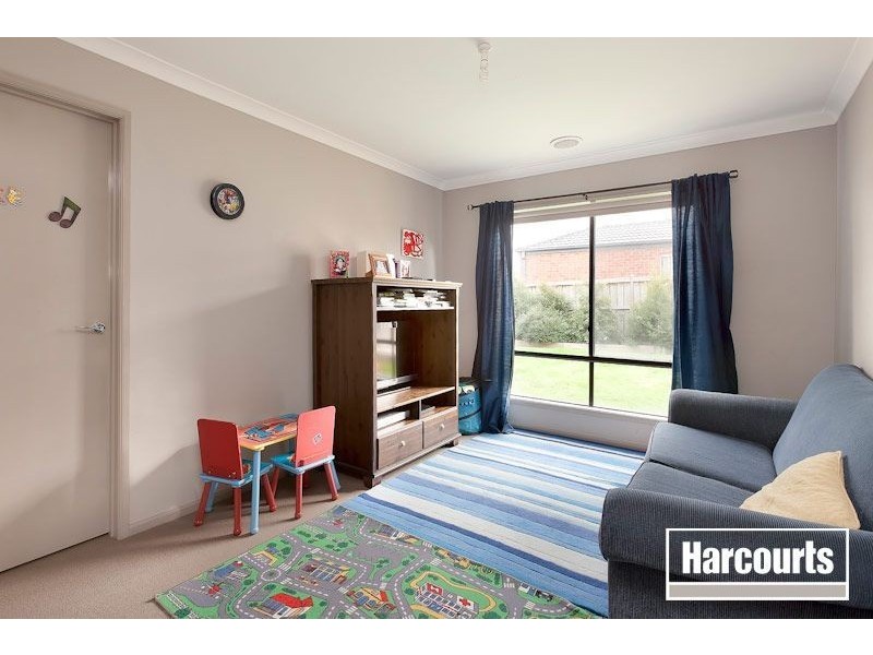 30 Sussex Avenue, Cranbourne North VIC 3977