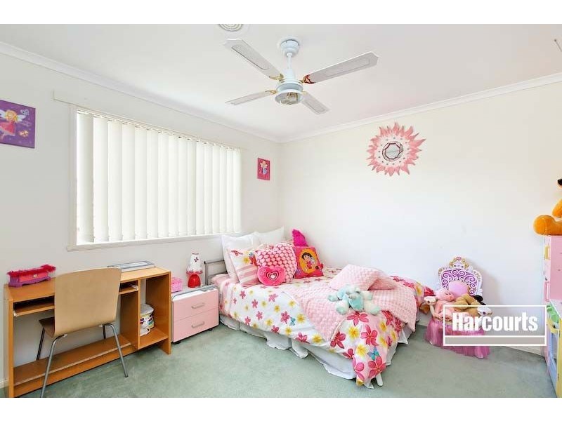 11 Fiander Close, Cranbourne East VIC 3977