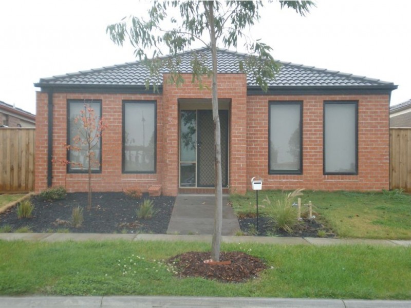 31 Bushranger Boulevard, Cranbourne East VIC 3977