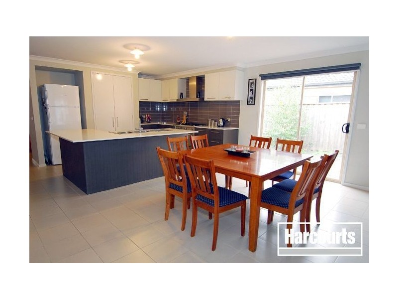 128 Rosebank Drive, Cranbourne North VIC 3977
