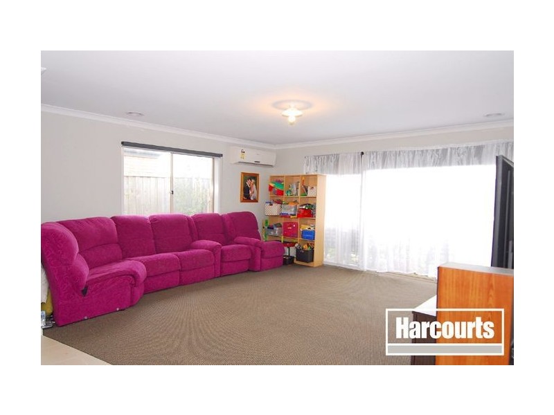 128 Rosebank Drive, Cranbourne North VIC 3977
