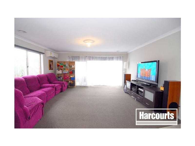 128 Rosebank Drive, Cranbourne North VIC 3977