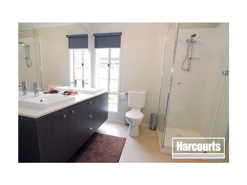 128 Rosebank Drive, Cranbourne North VIC 3977