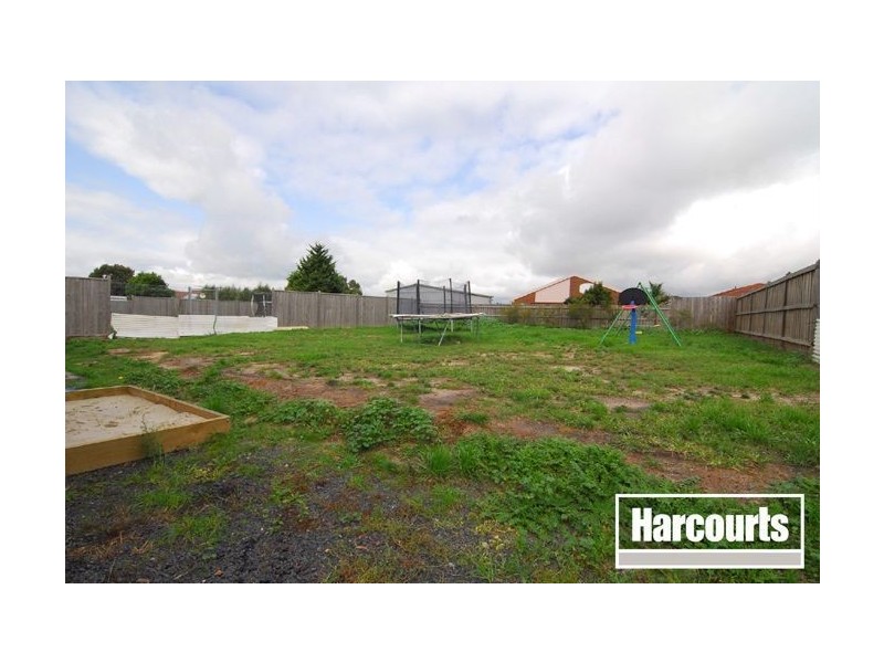 128 Rosebank Drive, Cranbourne North VIC 3977