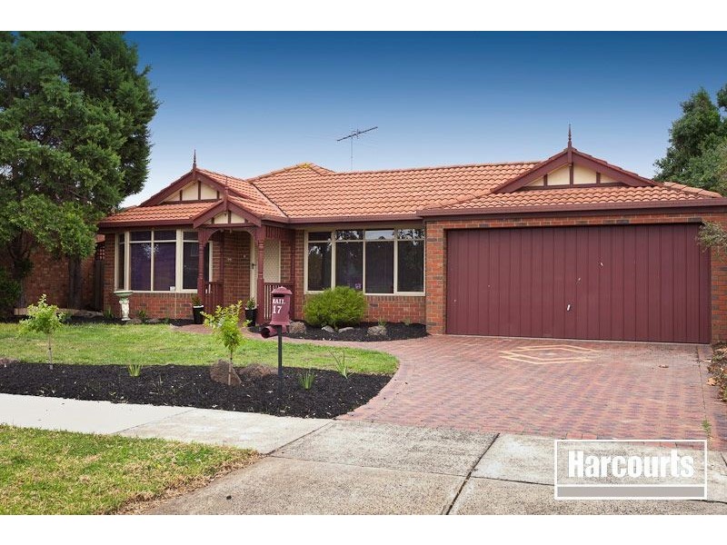 17 Baringa Park Drive, Narre Warren South VIC 3805