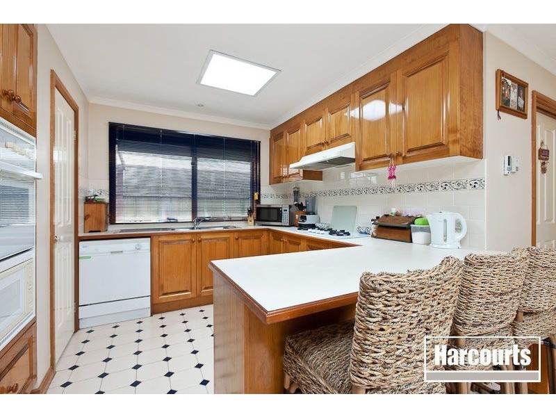 17 Baringa Park Drive, Narre Warren South VIC 3805