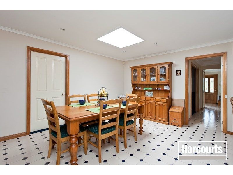 17 Baringa Park Drive, Narre Warren South VIC 3805