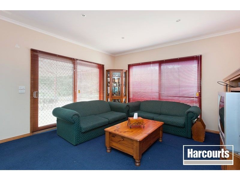 17 Baringa Park Drive, Narre Warren South VIC 3805