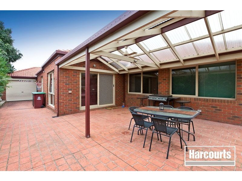 17 Baringa Park Drive, Narre Warren South VIC 3805