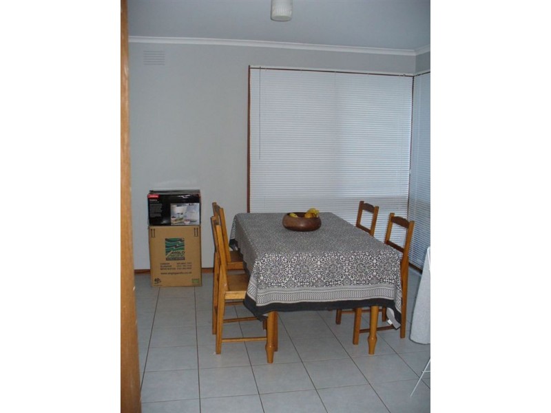 4 Eyre Court, Cranbourne North VIC 3977