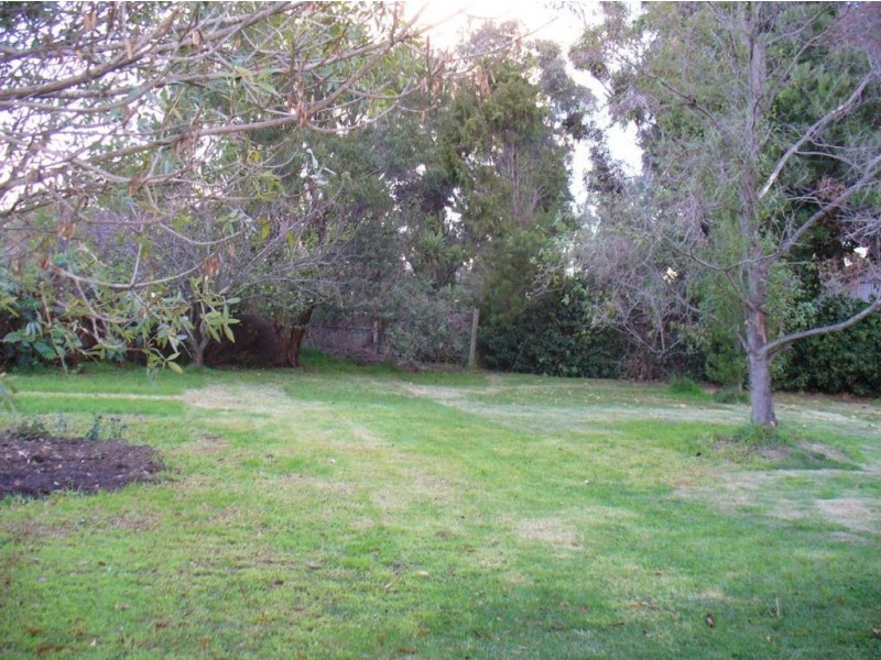 4 Eyre Court, Cranbourne North VIC 3977