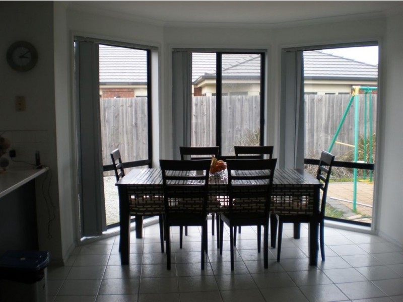 28 Abbey Road, Narre Warren South VIC 3805