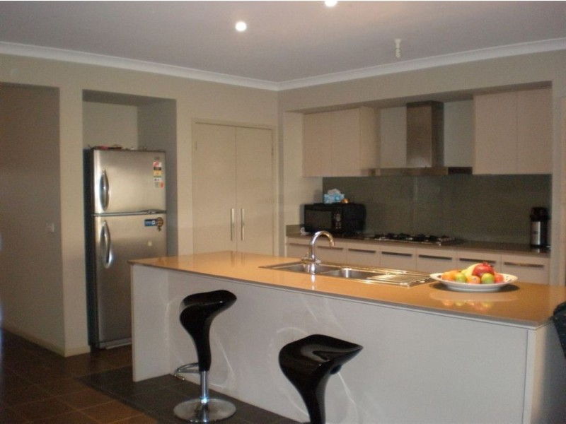 38 Baddeley Circuit, Cranbourne North VIC 3977