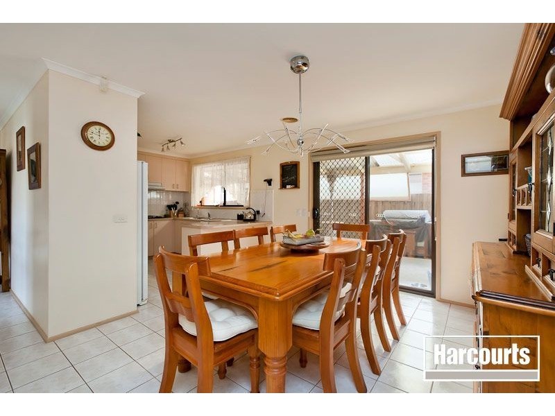 5 Harmon Close, Berwick VIC 3806