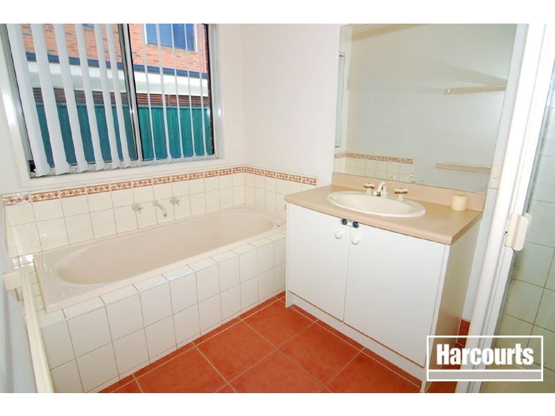 1 Lansbury Drive, Narre Warren South VIC 3805