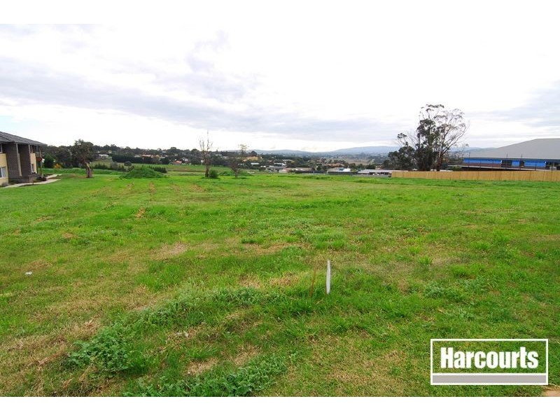 6 College Drive, Narre Warren South VIC 3805