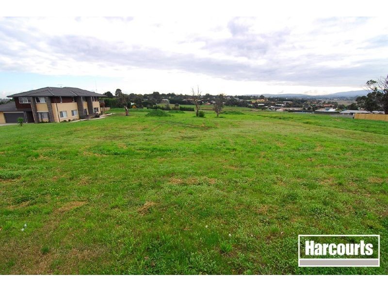 6 College Drive, Narre Warren South VIC 3805