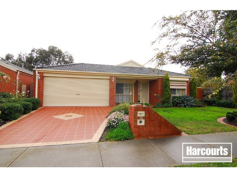37 Blake Street, Berwick VIC 3806