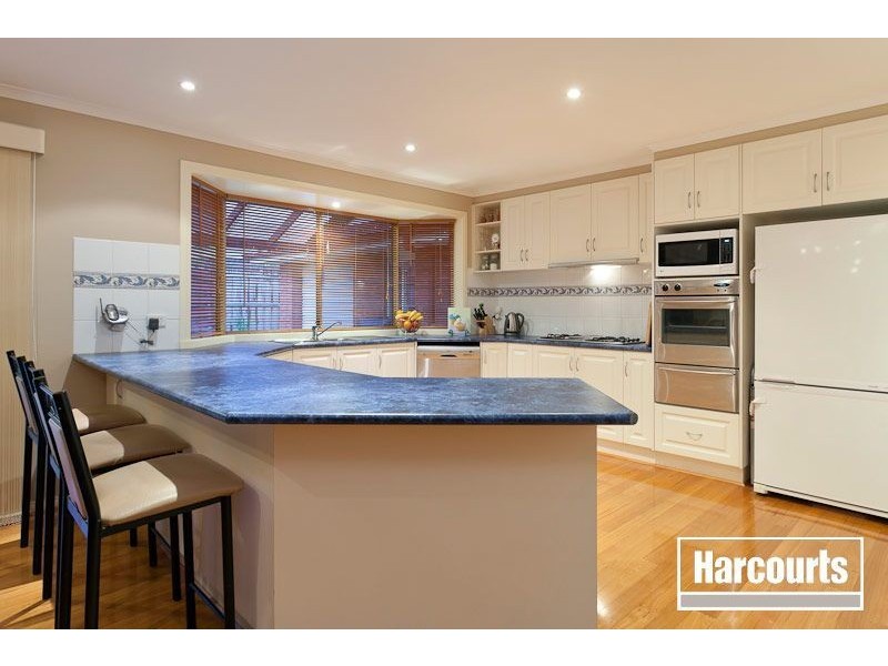 73 Robinswood  Parade, Narre Warren South VIC 3805