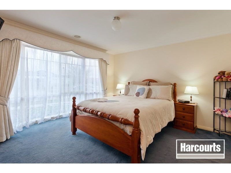 73 Robinswood  Parade, Narre Warren South VIC 3805