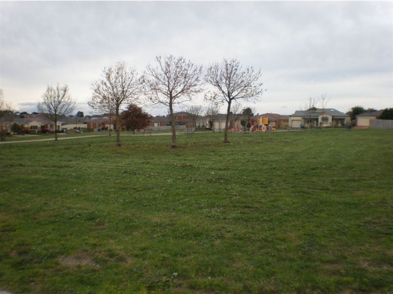 64 Tangerine Drive, Narre Warren South VIC 3805