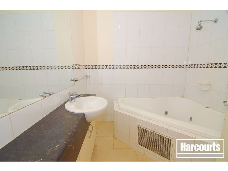 13/18-26 Marlesford Crescent, Berwick VIC 3806