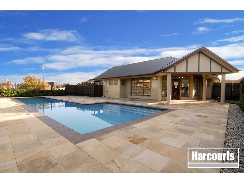 13/18-26 Marlesford Crescent, Berwick VIC 3806