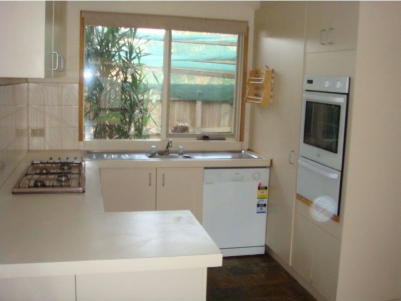 18 Kent Court, Cranbourne North VIC 3977