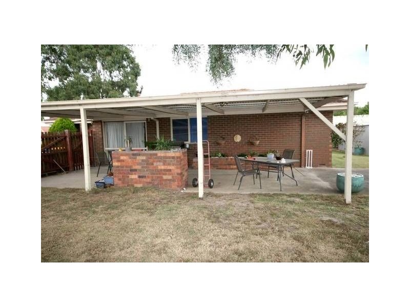 18 Kent Court, Cranbourne North VIC 3977
