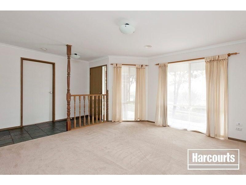 71 Bemersyde Drive, Berwick VIC 3806