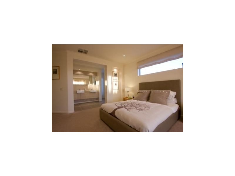 28 Lyndhurst Boulevard, Lyndhurst VIC 3975