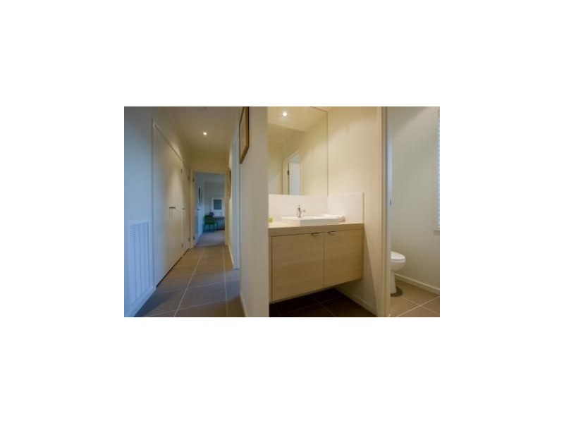 28 Lyndhurst Boulevard, Lyndhurst VIC 3975