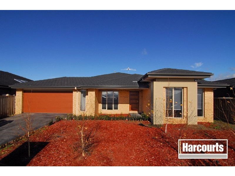 130 Rosebank Drive, Cranbourne North VIC 3977