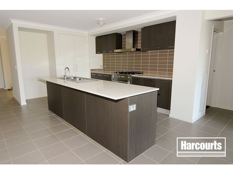 130 Rosebank Drive, Cranbourne North VIC 3977