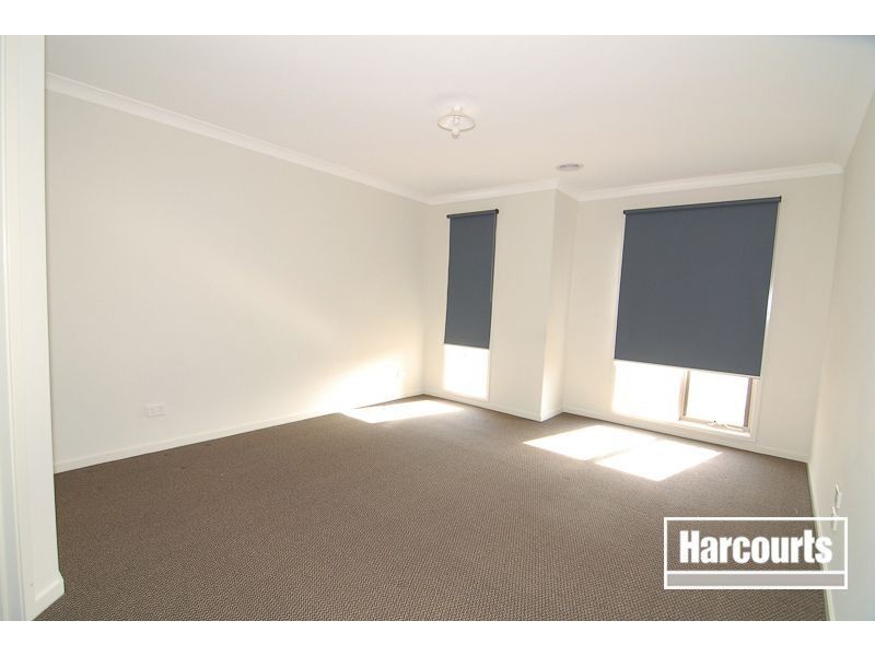 130 Rosebank Drive, Cranbourne North VIC 3977