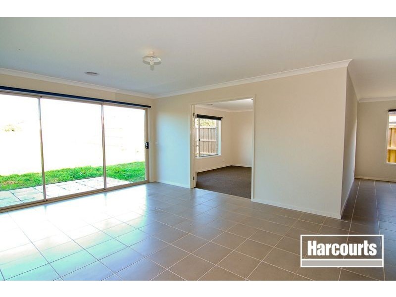 130 Rosebank Drive, Cranbourne North VIC 3977