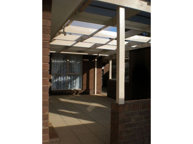 28 Roberts Road, Cranbourne VIC 3977