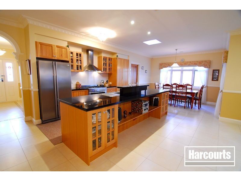 21 Golden Grove Drive, Narre Warren South VIC 3805