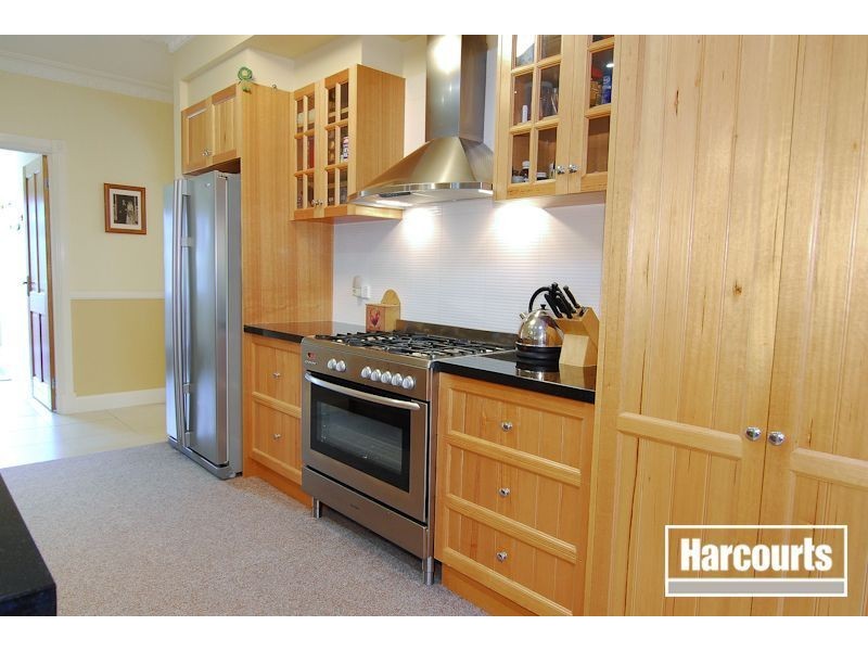 21 Golden Grove Drive, Narre Warren South VIC 3805