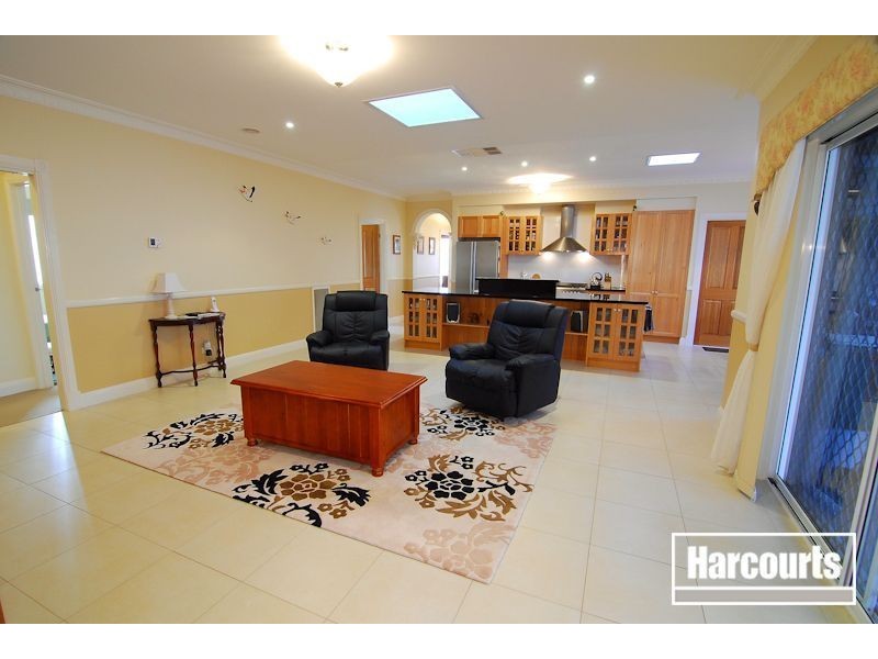 21 Golden Grove Drive, Narre Warren South VIC 3805