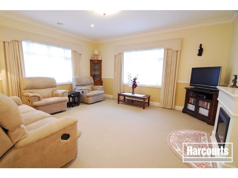 21 Golden Grove Drive, Narre Warren South VIC 3805