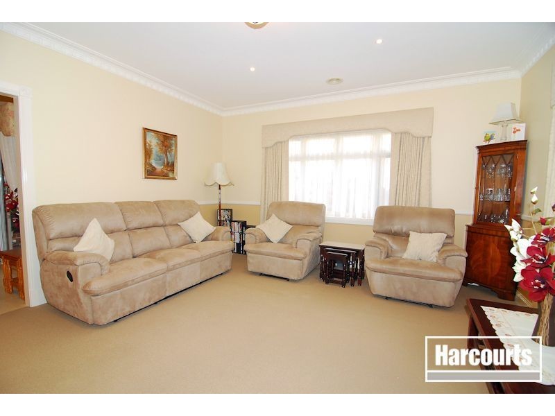 21 Golden Grove Drive, Narre Warren South VIC 3805